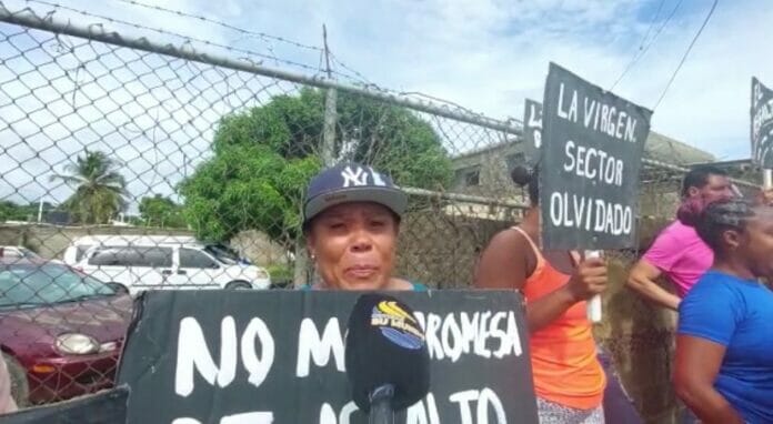 Residentes de Juan Tomás en La Victoria protestan por asfaltado de calles