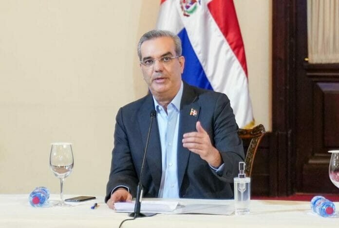 Abinader lamenta pérdidas humanas en accidente en Bávaro