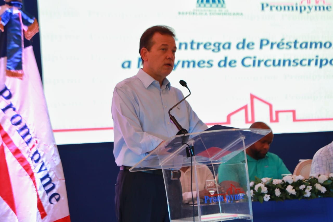 1665170095 13 Gobierno entrega mas de RD110 MM en prestamos a 948