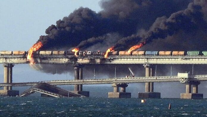 Zelenski ironiza sobre explosión en puente:”Nublado en Crimea, pero con calor”