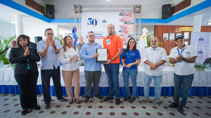FEDA dona 1,400,000 alevines a piscicultores del Cibao