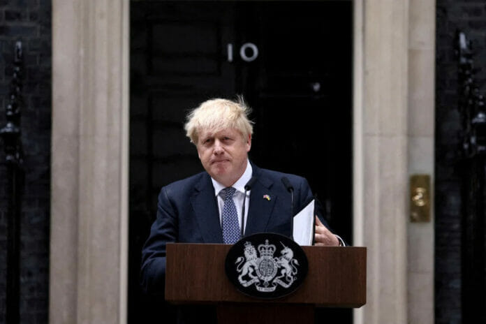 Boris Johnson regresó al Reino Unido para lanzar su candidatura
