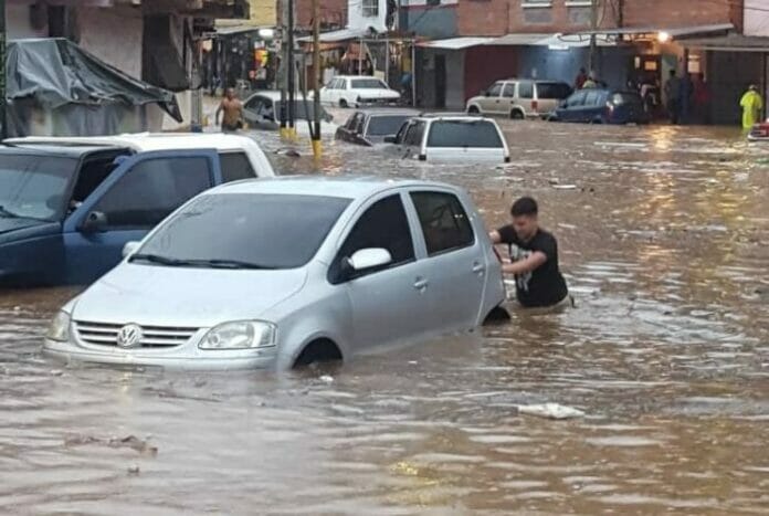 18 muertos debido a fuertes lluvias e inundaciones en Venezuela