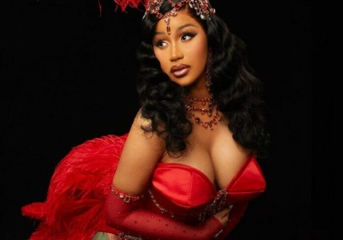 Así de sensual lució Cardi B en su cumpleaños número 30