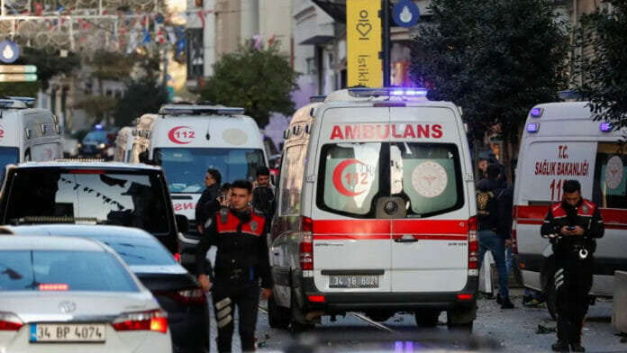 Atentado mortal en una concurrida calle comercial de Estambul