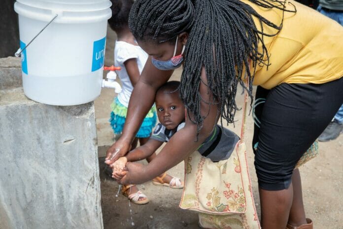 OMS advierte cólera podría trasmitirse a República Dominicana desde Haití