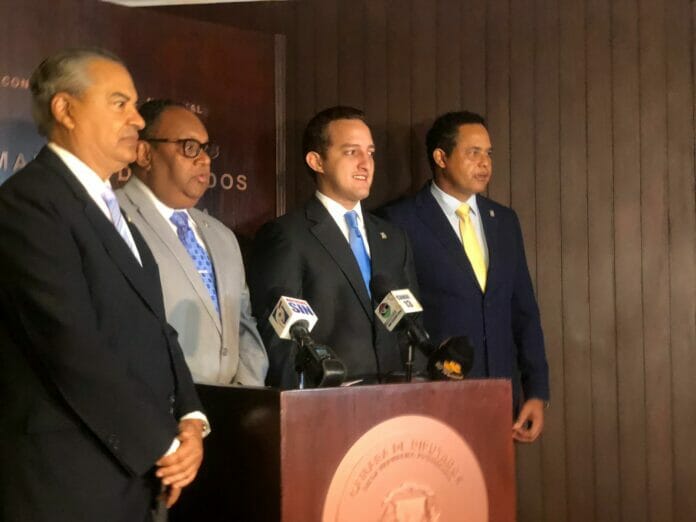 José Rafael Hernández, Abel Lora, Ángel Estévez y Dorina Rodríguez, diputados