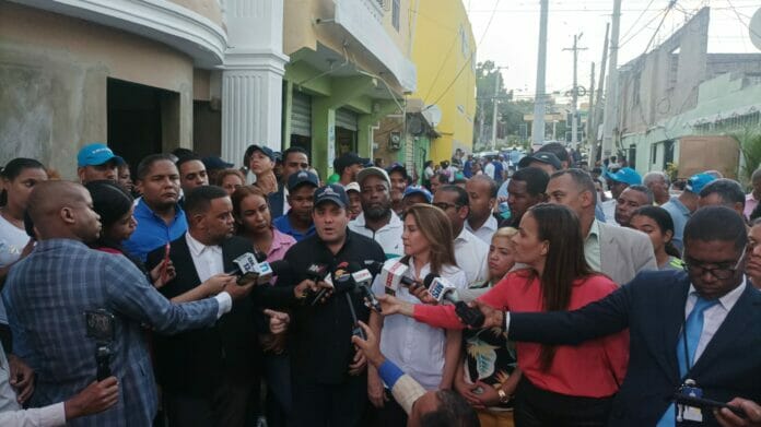 Gobierno va en auxilio de afectados por inundaciones