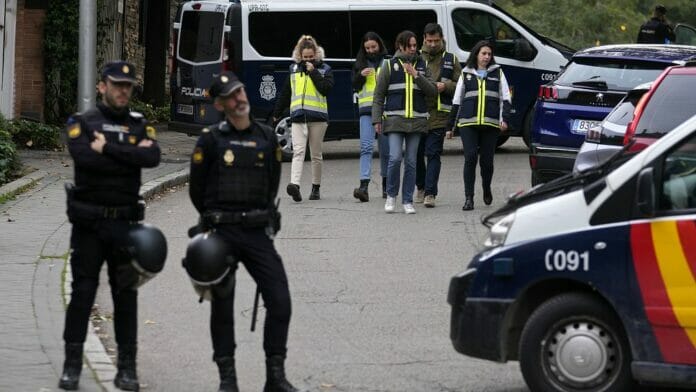 España aumenta la seguridad al detectarse seis cartas con explosivo