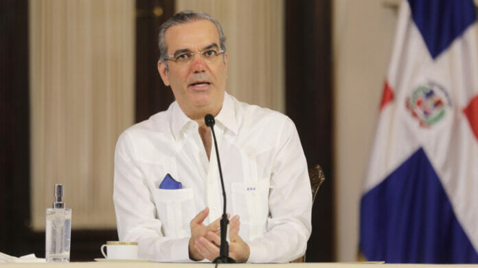 Abinader emite poder especial para construir aeropuerto doméstico en San Juan