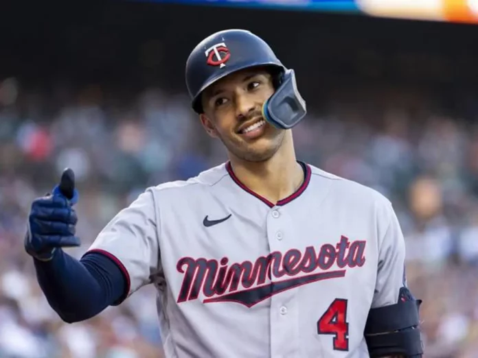 Carlos Correa vistiendo la camiseta de los Mellizos