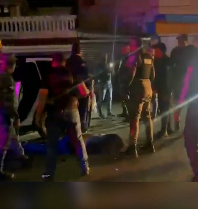 Tres policías heridos durante enfrenamiento en que murió supuesto narco 