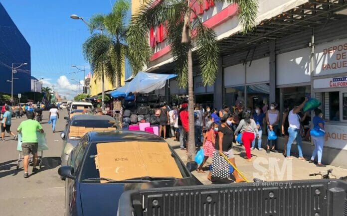 Comercios de la Duarte lucen vacíos en vísperas del Año Nuevo