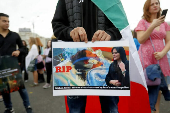 Irán ejecuta al primer condenado a muerte por participar en protestas