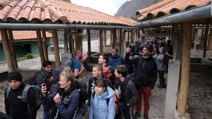 La embajada de EE.UU. en Perú advierte de huelga en Cusco por los turistas varados en el país