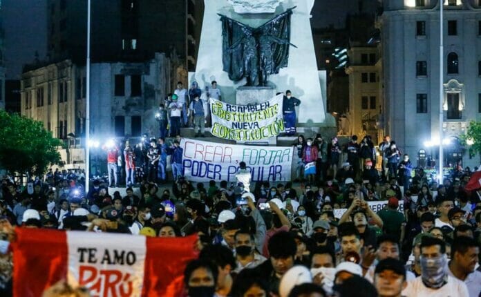 Al menos cuatro muertos y varios heridos deja violentas protestas en Perú