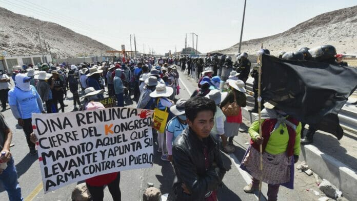Miles de peruanos marchan a Lima para manifestarse contra el Gobierno de Boluarte