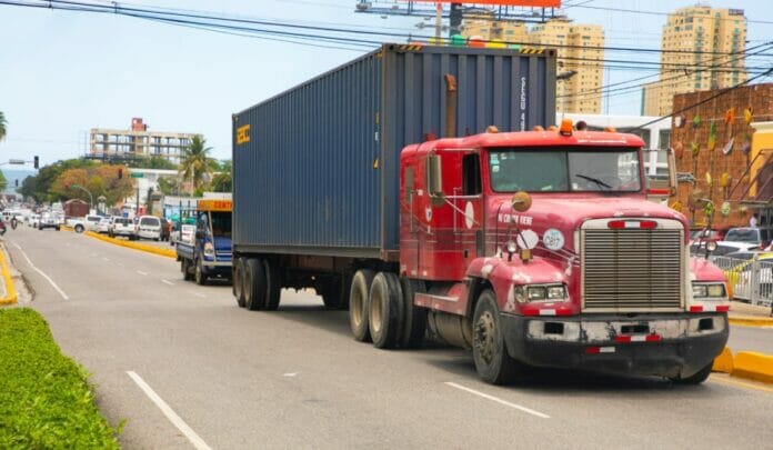 Este martes inicia restricción circulación de vehículos pesados en la capital