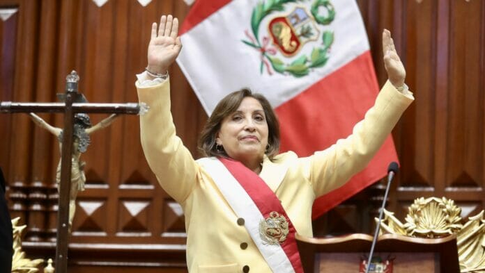Presidenta de Perú proponer adelantar elecciones para 2023