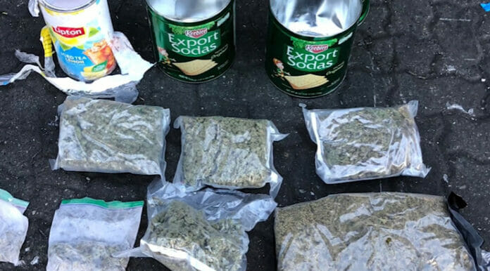 DNCD ocupa siete paquetes de marihuana camuflados en latas de té y galletas