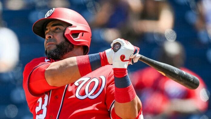 Nelson Cruz y los Padres acuerdan por una temporada