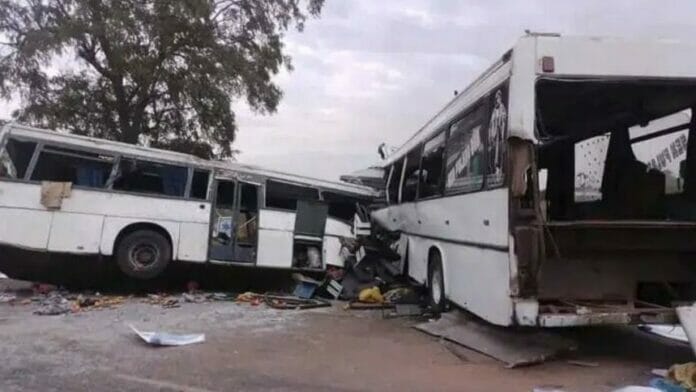 Accidente de tráfico deja 19 muertos y decenas de heridos en Senegal