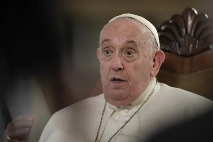 El Papa: “Ser homosexual no es ningún delito”