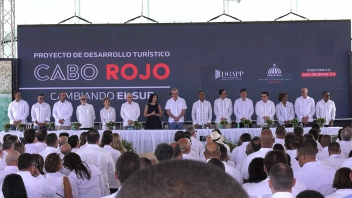 En Pedernales piden cuatro años más al presidente Abinader