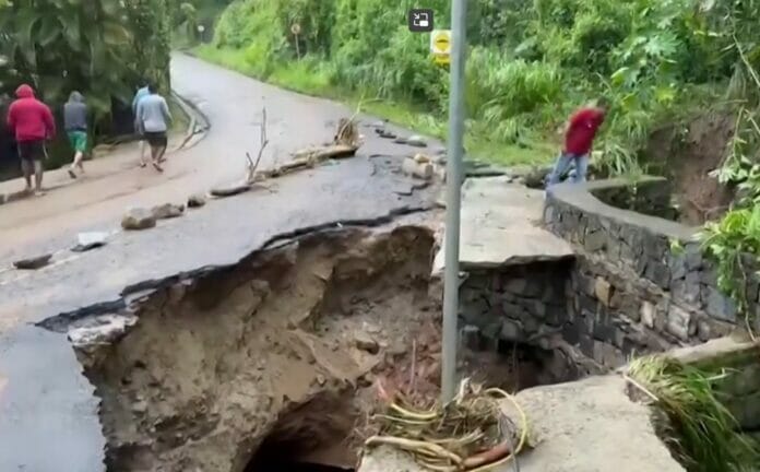 Continúan labores de rescate en región azotada por las lluvias en Brasil; 44 muertos confirmados
