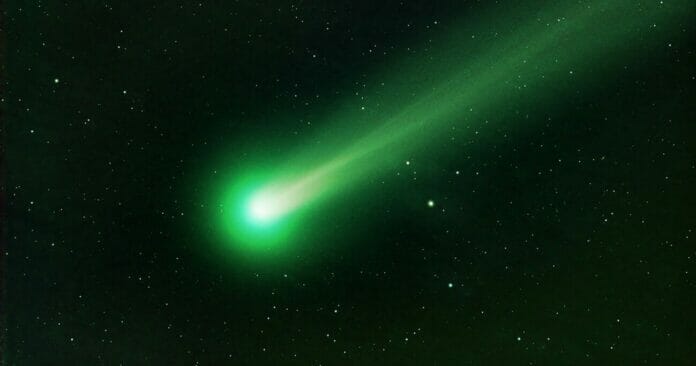 Un cometa verde nos está visitando. Así puedes localizarlo en el cielo con tu iPhone