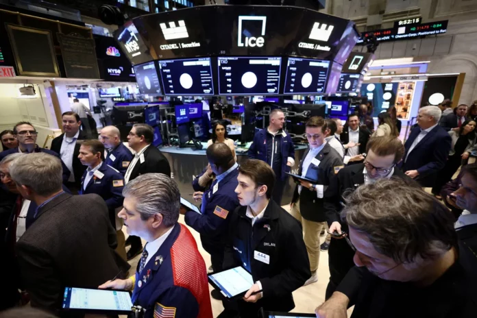 La semana pasada, la bolsa cerró con ganancias acumuladas y los tres indicadores cerca de niveles récord.
