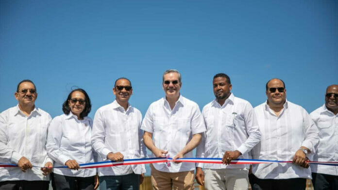 Abinader inaugura obras en Hato Mayor y El Seibo
