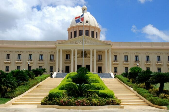 Abinader conformará comisiones junto a partidos para afrontar crisis haitiana