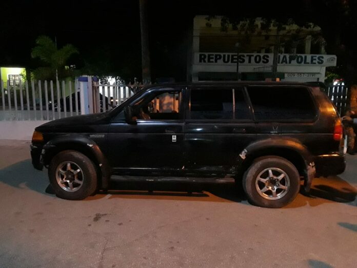 Policía retiene vehículo transportaba 17 haitianos indocumentados en San Juan