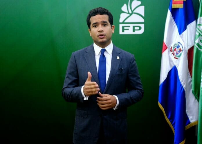 Omar Fernández lamenta Abinader no preste atención a alza en interés de préstamos