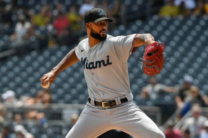 Sandy Alcántara lanza juego completo y blanquea a Twins