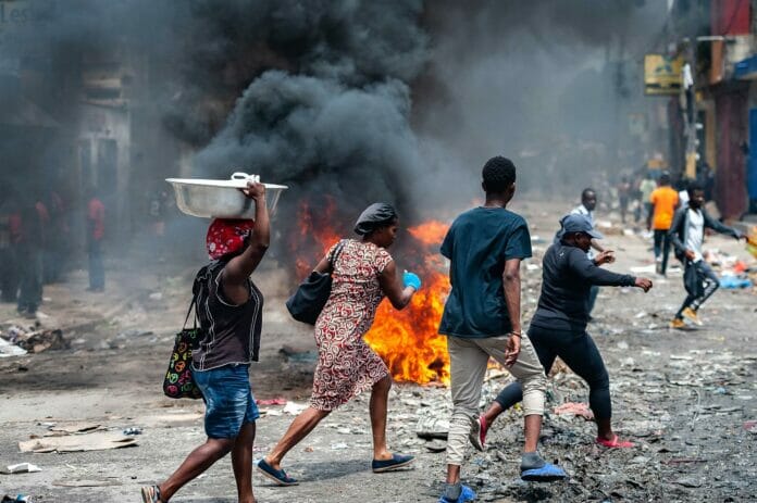Asesinan a 2 periodistas en Haití en medio de violencia