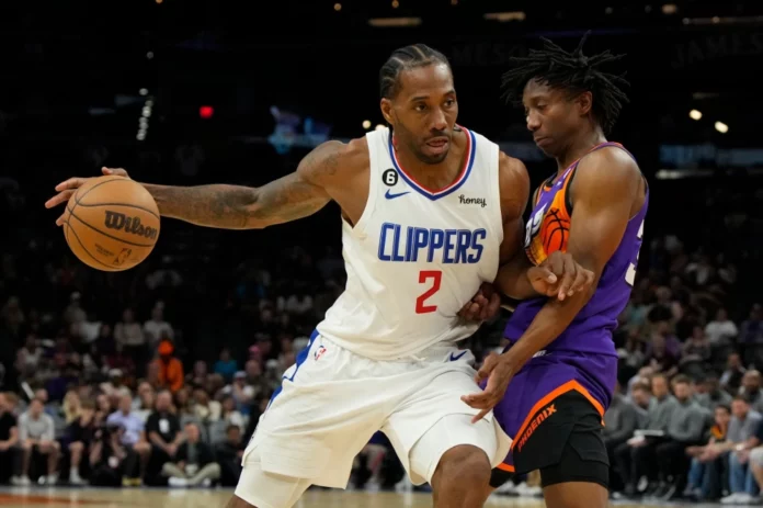 Kawhi Leonard lleva a los Clippers al primer triunfo