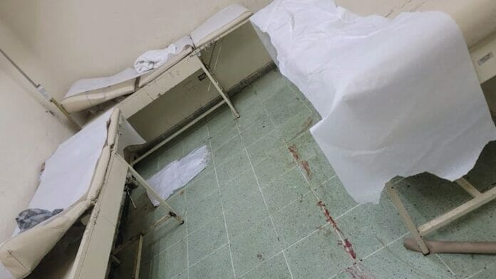 En hospital Gautier “pacientes son atendidos hasta en el suelo; no hay camas”