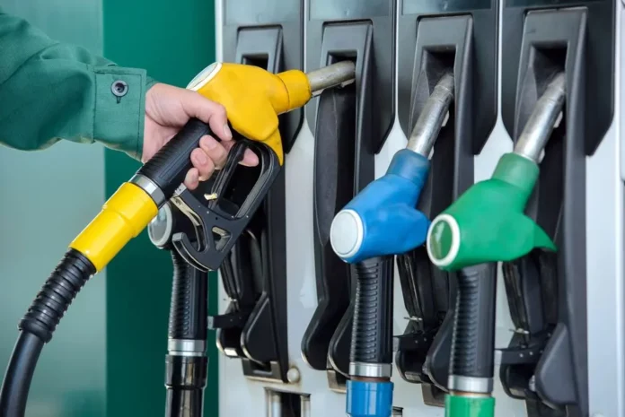 Gobierno mantiene los precios de las gasolinas y el GLP esta semana
