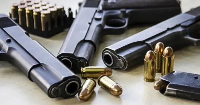 Condenan a tres años de prisión a hombre por portar armas ilegales