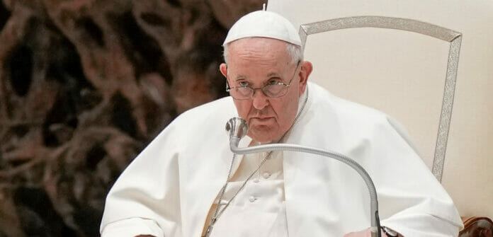 El papa Francisco preside la misa de Jueves Santo en el Vaticano
