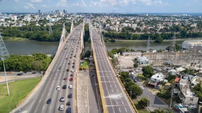 Cierre del Puente Duarte ocasiona congestión