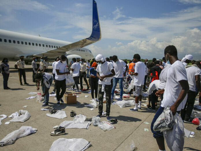 ONU pide suspender repatriación haitianos en América y el Caribe