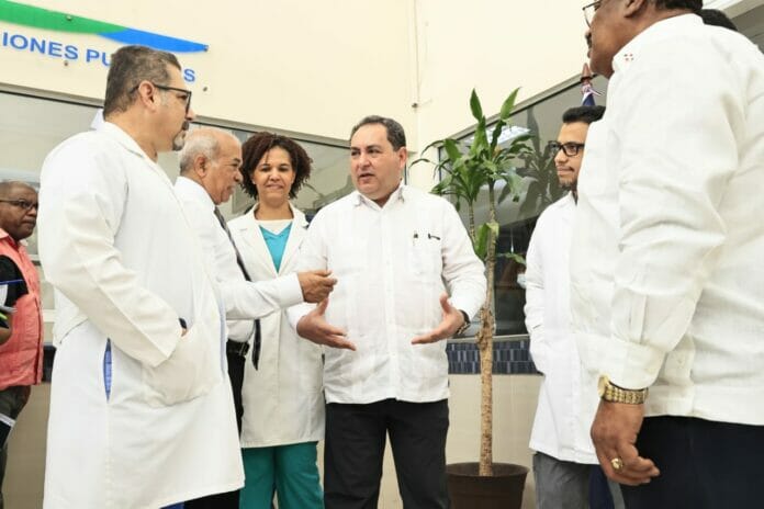 SNS designa 53 nuevos colaboradores en Hospital Salvador B. Gautier tras protestas