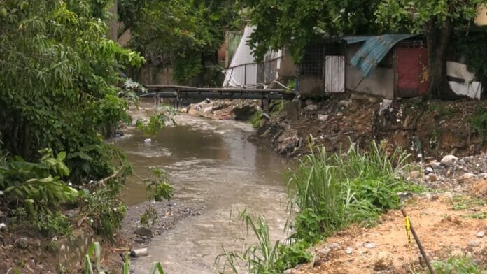 En la cañada Las 800 enfrentan peligro por falta de soluciones a las inundaciones