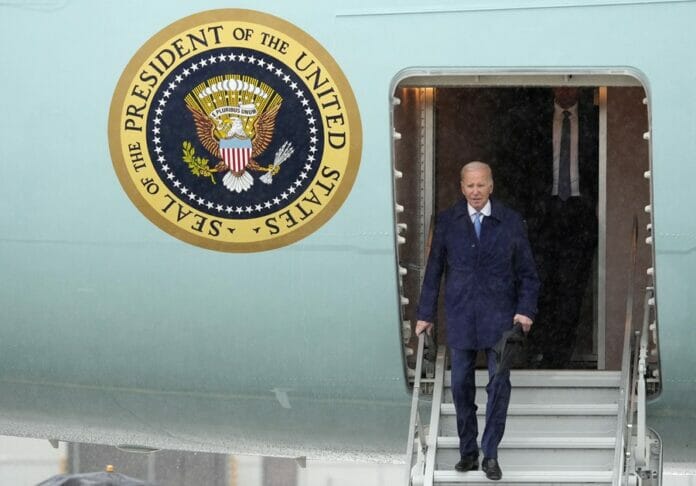 Biden llega a Japón para cumbre del G7
