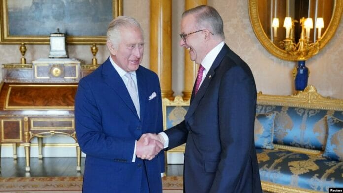 Premier australiano expresará lealtad a Carlos III, pero quiere presidente
