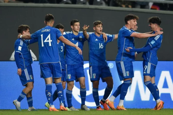 Italia eliminó a Inglaterra 2-1 y pasó a los cuartos de final del Mundial Sub 20
