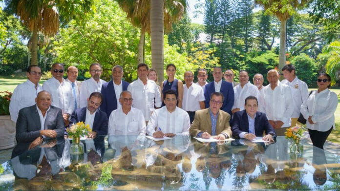 Turismo y empresarios de Santiago planifican inversión de más de 400 millones de pesos